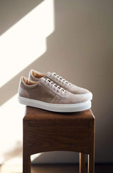 lifestyle-portrait-1-taupe