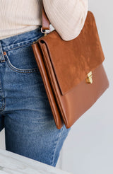 double-pochette-camel-lifestyle