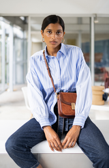 lifestyle-portrait-1-daim-cotele-brun